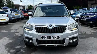 Used 2017 Skoda Yeti Se Business Outdoor Silver - Interior and Exterior details 8