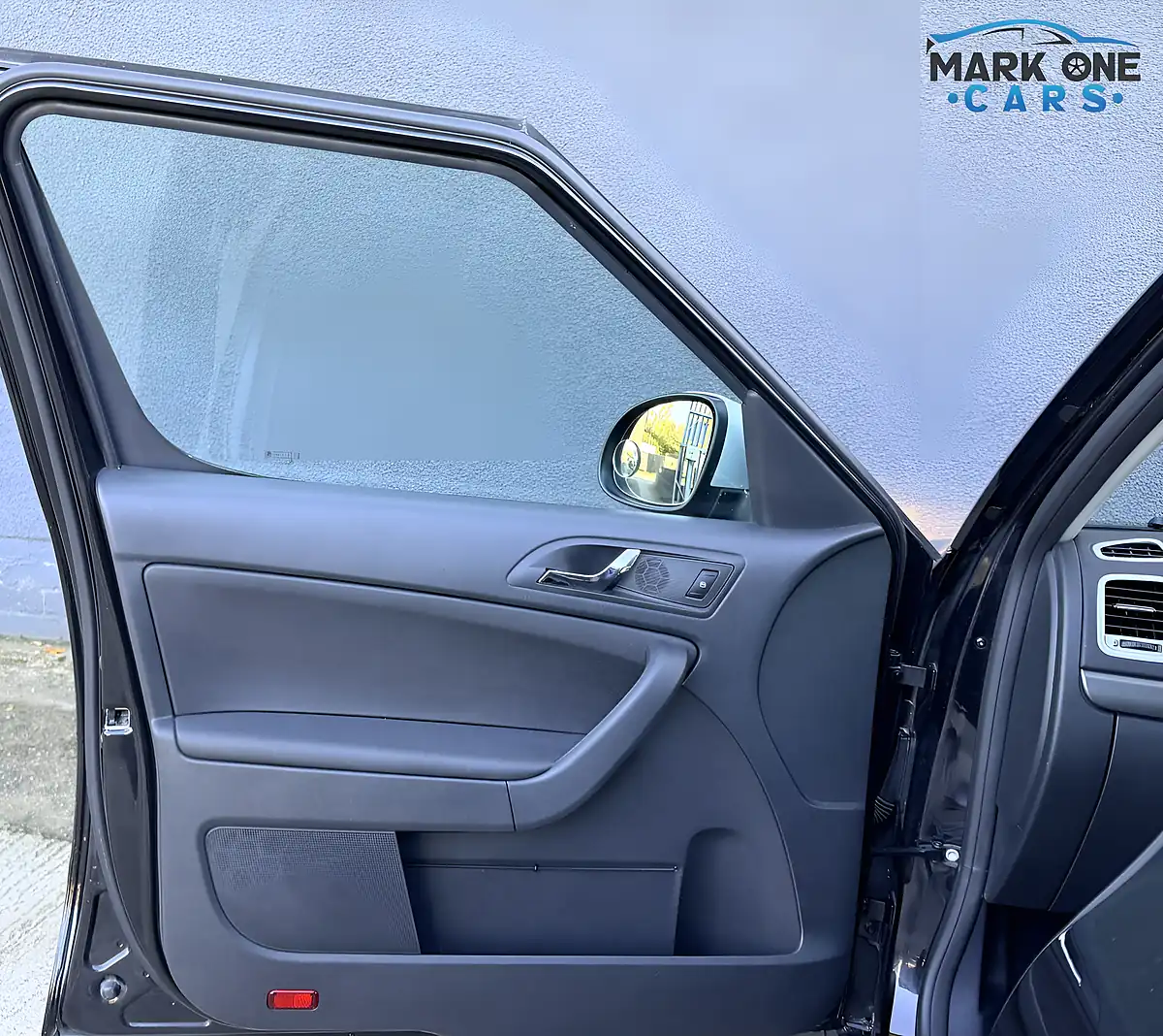 Used 2017 Skoda Yeti Se Drive Black - Interior and Exterior details 16