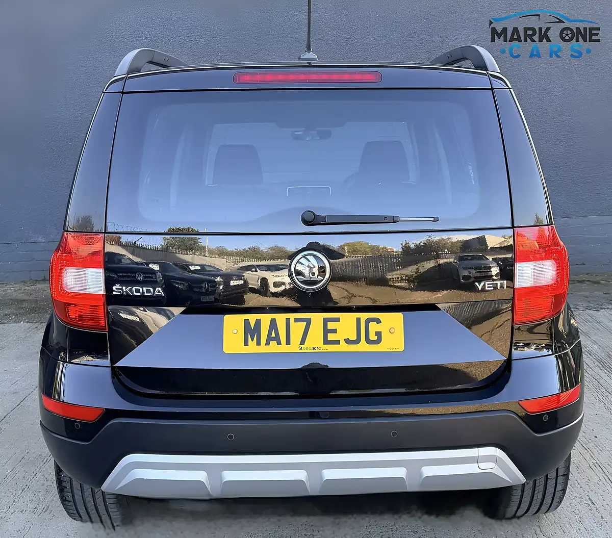 Used 2017 Skoda Yeti Se Drive Black - Interior and Exterior details 9