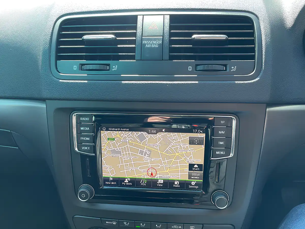 Used 2017 Skoda Yeti Se Drive Outdoor Grey - Interior and Exterior details 13