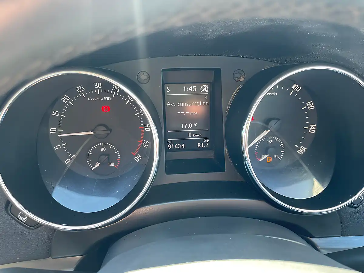 Used 2017 Skoda Yeti Se Drive Outdoor Grey - Interior and Exterior details 19