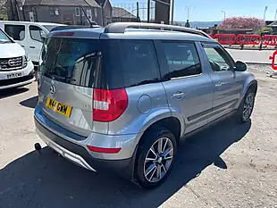 Used 2017 Skoda Yeti Se Drive Outdoor Grey - Interior and Exterior details 4
