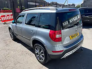 Used 2017 Skoda Yeti Se Drive Outdoor Grey - Interior and Exterior details 6