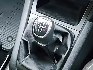 Used 2017 Skoda Yeti Se Drive Silver - Interior and Exterior details 17