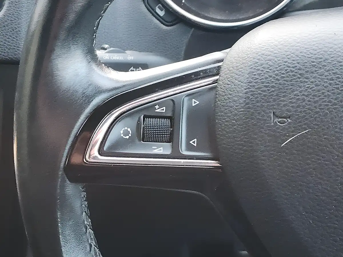 Used 2017 Skoda Yeti Se Drive Silver - Interior and Exterior details 18