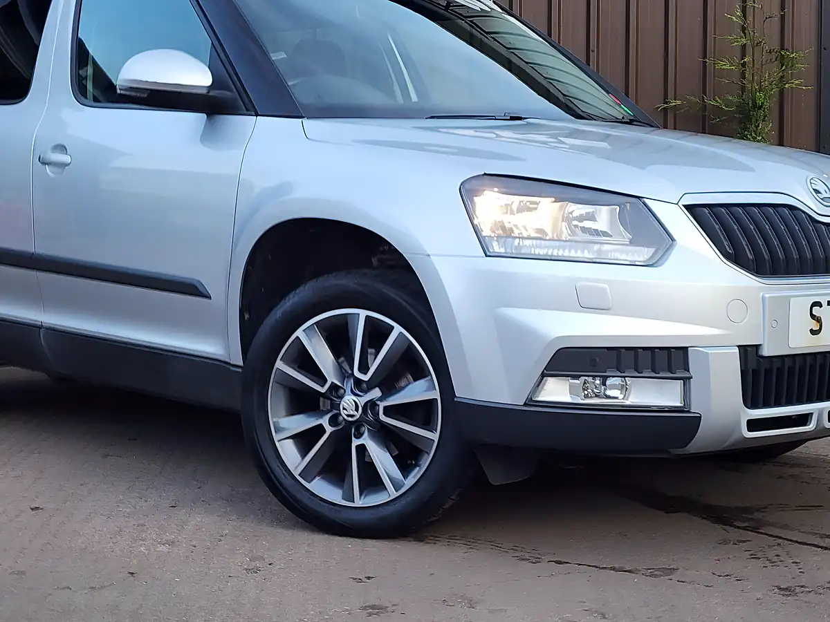 Used 2017 Skoda Yeti Se Drive Silver - Interior and Exterior details 2