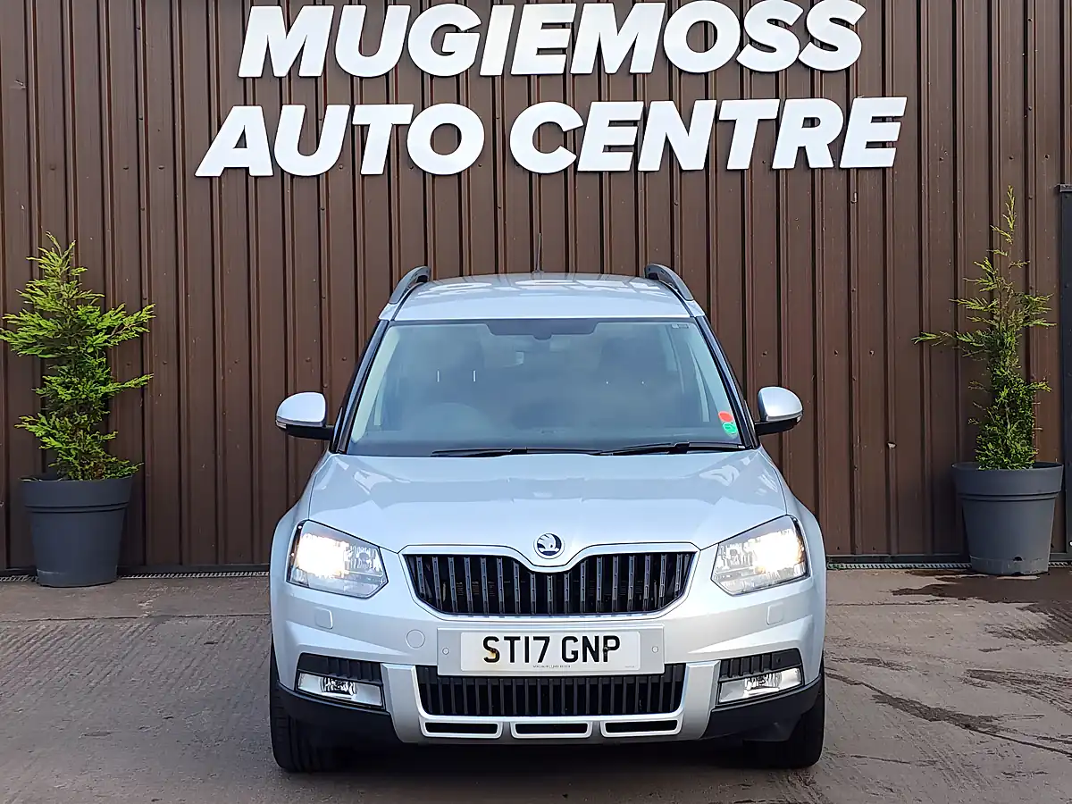 Used 2017 Skoda Yeti Se Drive Silver - Interior and Exterior details 3