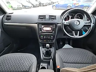 Used 2017 Skoda Yeti Se Drive Silver - Interior and Exterior details 8