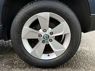 Used 2017 Skoda Yeti Se L Drive Blue - Interior and Exterior details 11