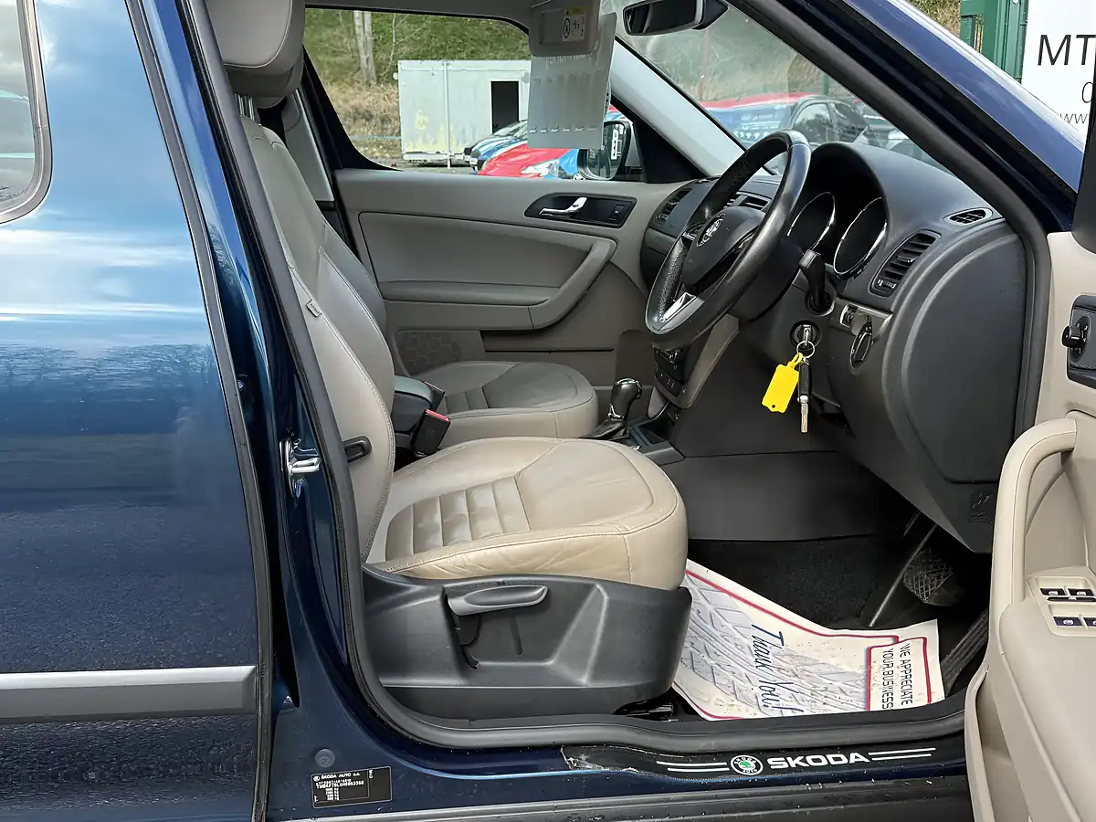 Used 2017 Skoda Yeti Se L Drive Blue - Interior and Exterior details 16