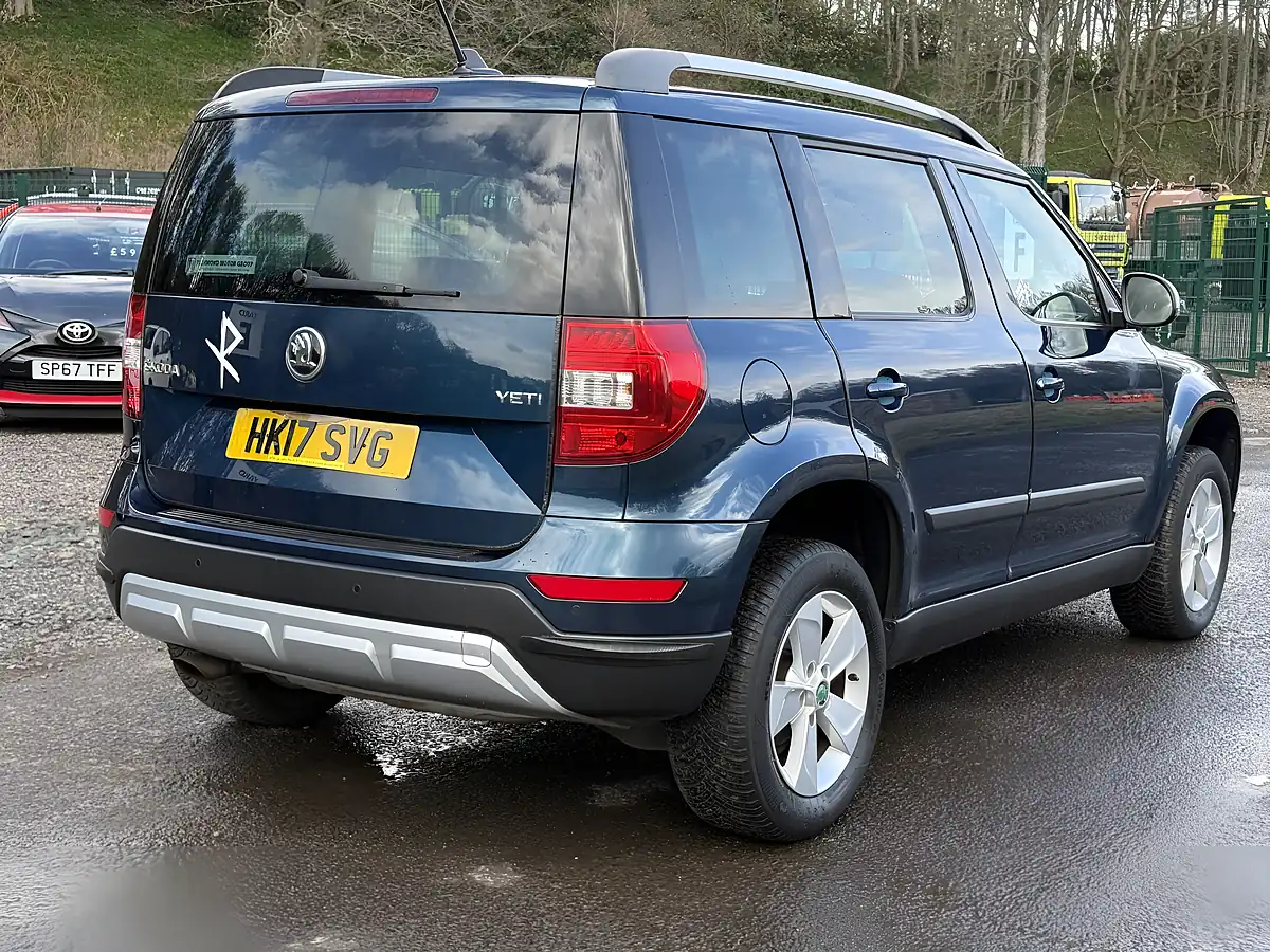 Used 2017 Skoda Yeti Se L Drive Blue - Interior and Exterior details 5