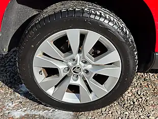 Used 2017 Skoda Yeti Se L Drive Outdoor Red - Interior and Exterior details 15