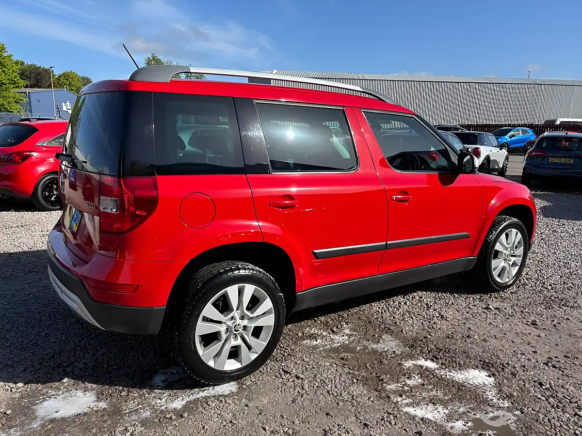 Used 2017 Skoda Yeti Se L Drive Outdoor Red - Interior and Exterior details 7