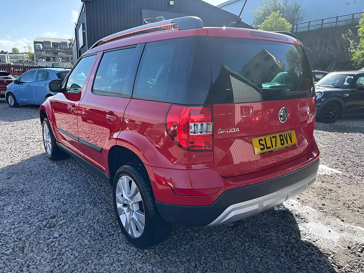 Used 2017 Skoda Yeti Se L Drive Outdoor Red - Interior and Exterior details 8