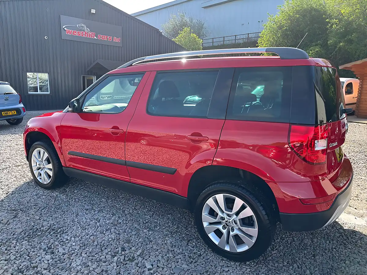 Used 2017 Skoda Yeti Se L Drive Outdoor Red - Interior and Exterior details 9