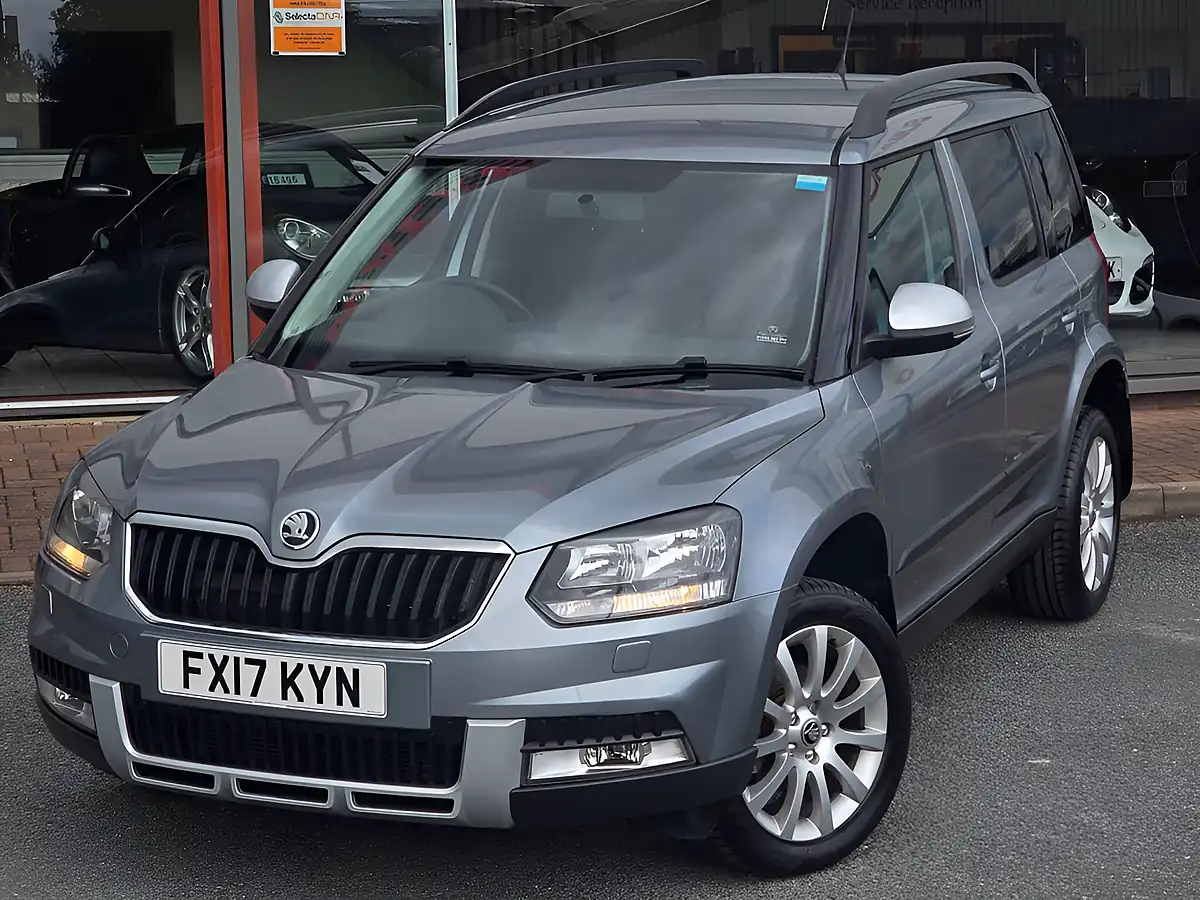 Used 2017 Skoda Yeti Se Outdoor Business Grey - Interior and Exterior details 10