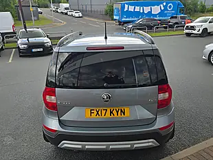 Used 2017 Skoda Yeti Se Outdoor Business Grey - Interior and Exterior details 11