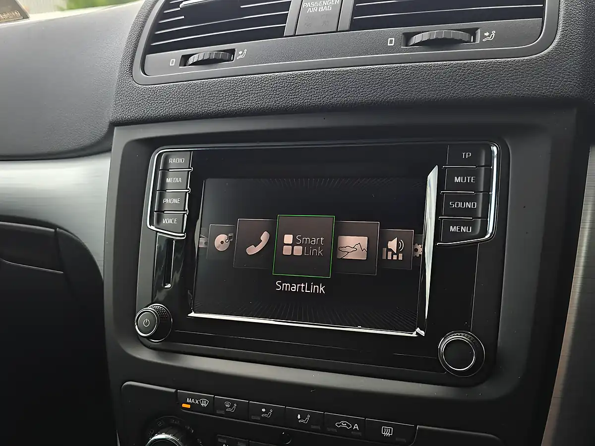 Used 2017 Skoda Yeti Se Outdoor Business Grey - Interior and Exterior details 16