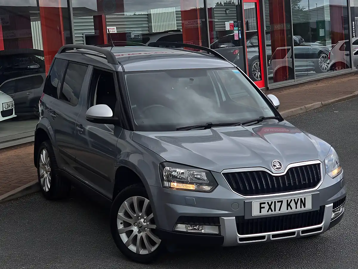 Used 2017 Skoda Yeti Se Outdoor Business Grey - Interior and Exterior details 7