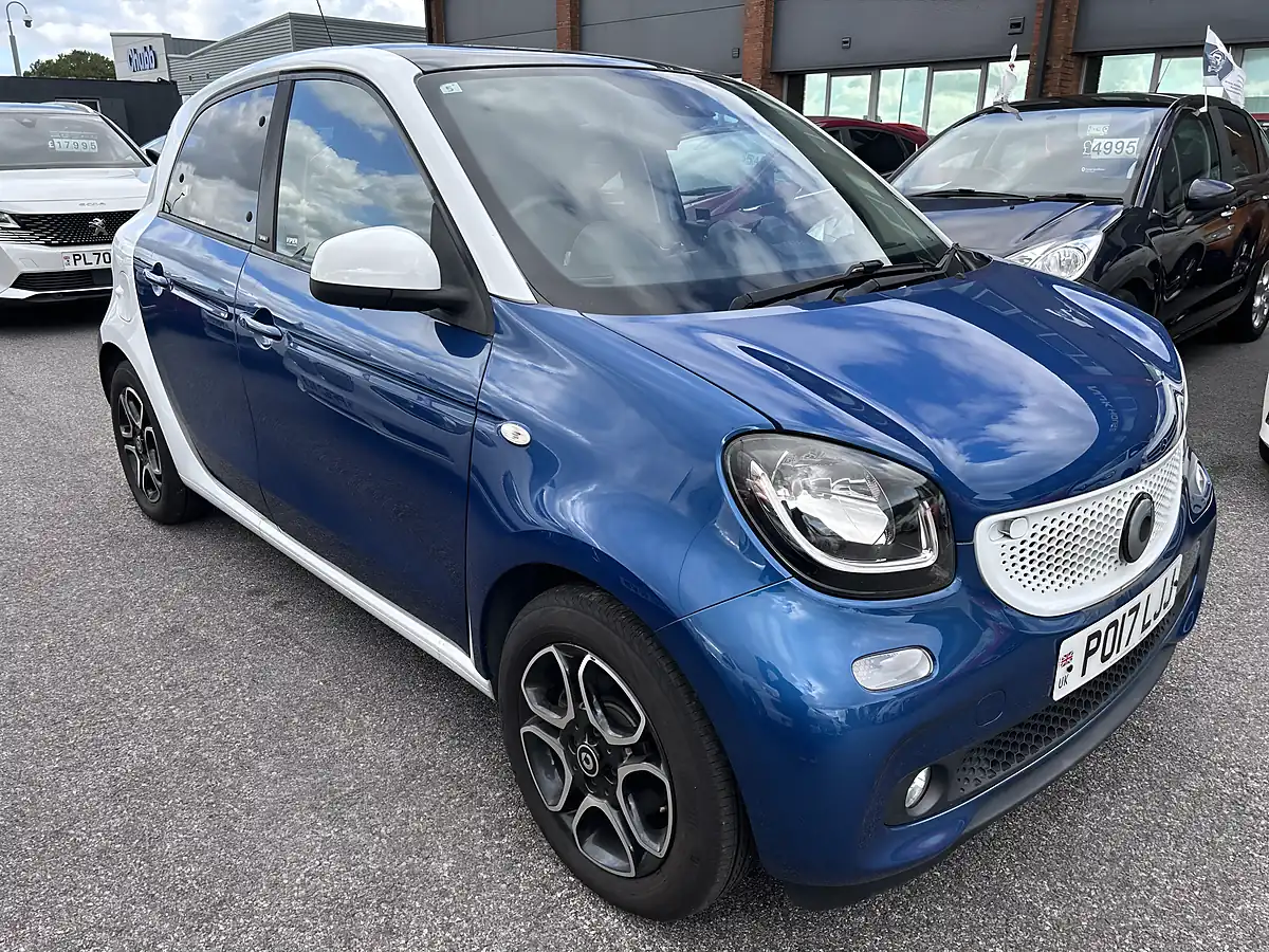 Used 2017 Smart Forfour Blue - Front View