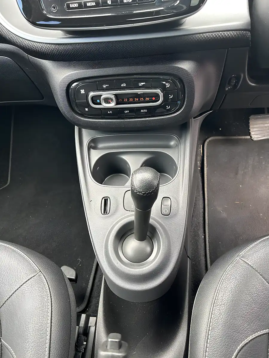 Used 2017 Smart Forfour Blue - Interior and Exterior details 11