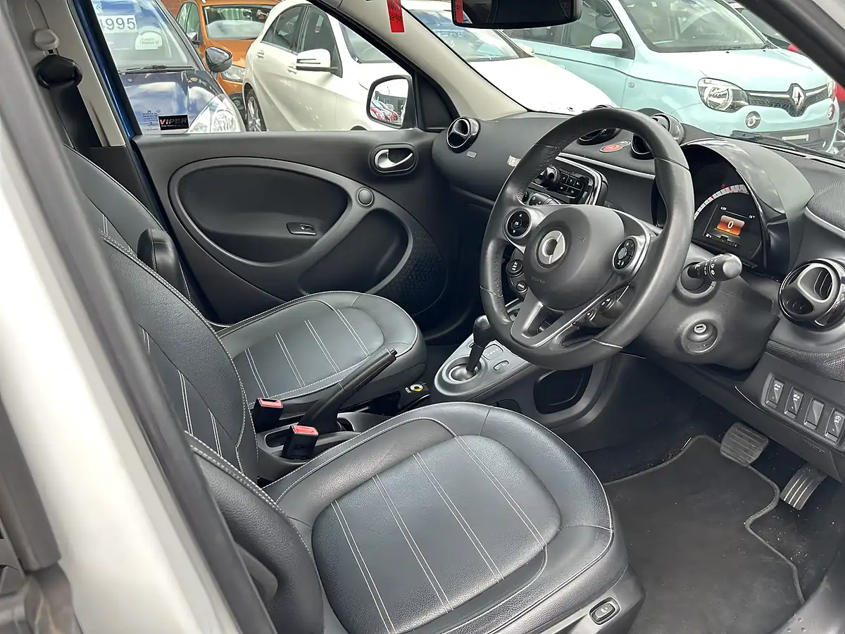 Used 2017 Smart Forfour Blue - Interior and Exterior details 6