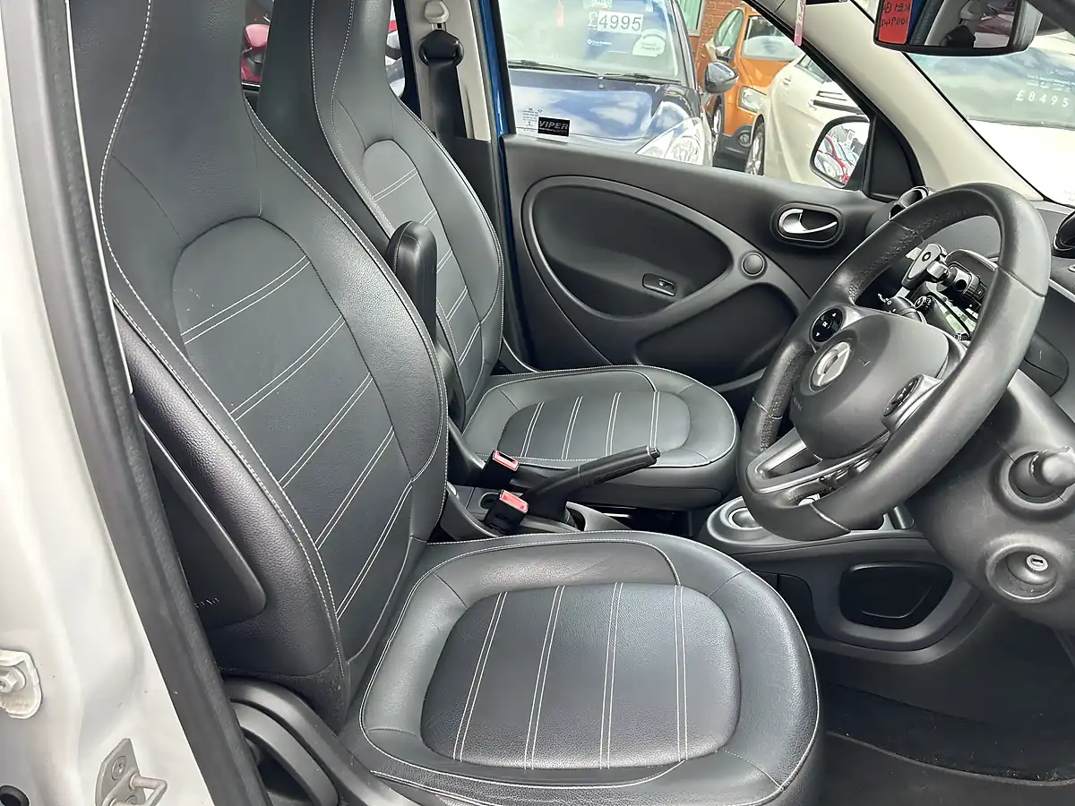 Used 2017 Smart Forfour Blue - Interior and Exterior details 7