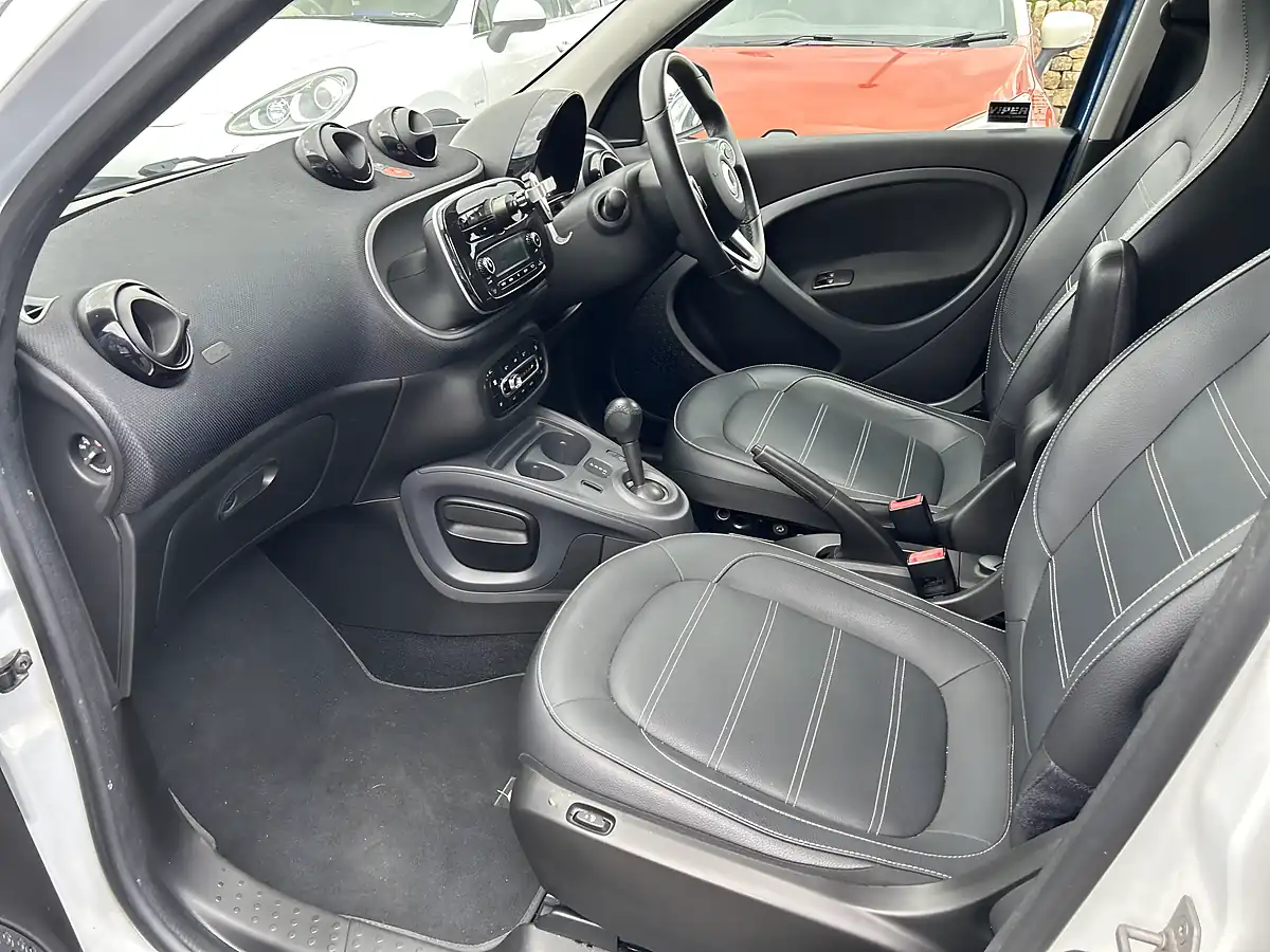Used 2017 Smart Forfour Blue - Interior and Exterior details 8