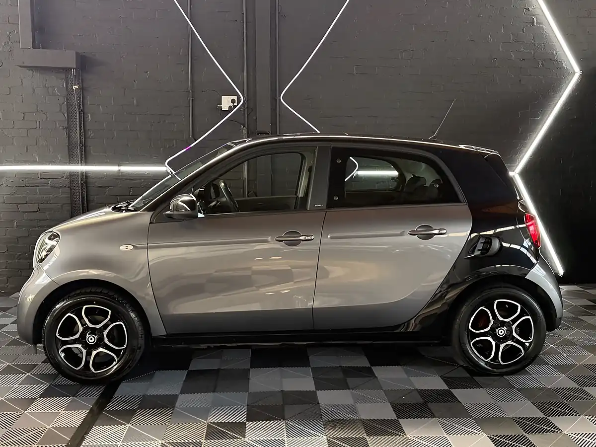 Used 2017 Smart Forfour Prime Graphite Grey - Interior and Exterior details 11