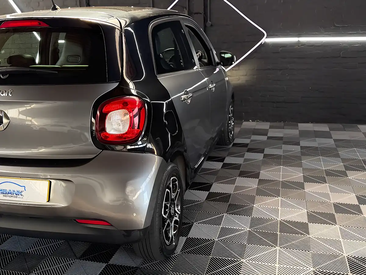 Used 2017 Smart Forfour Prime Graphite Grey - Interior and Exterior details 14
