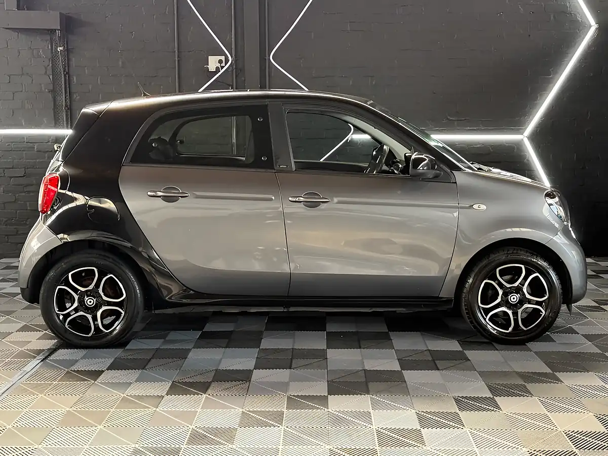 Used 2017 Smart Forfour Prime Graphite Grey - Interior and Exterior details 17