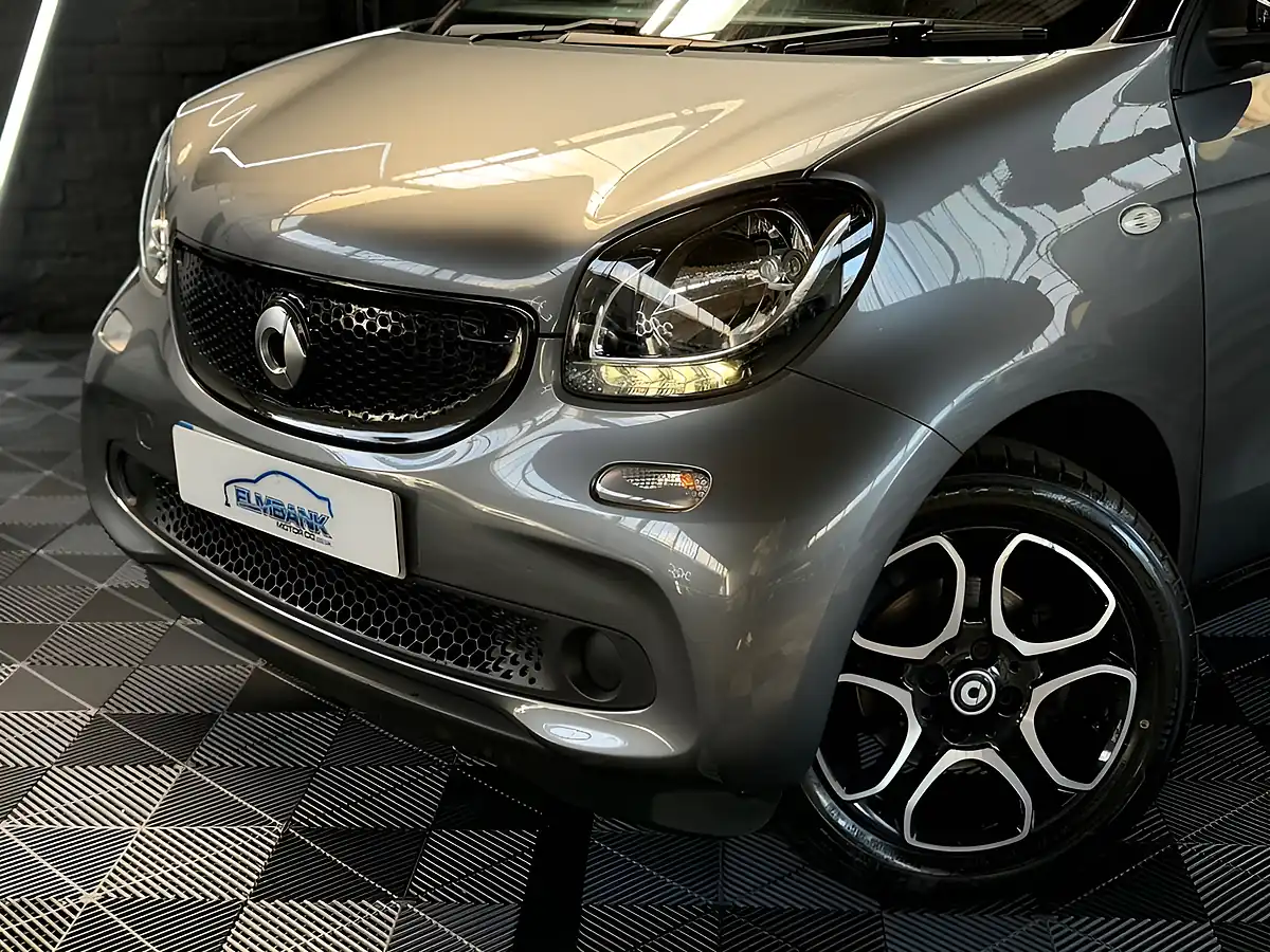 Used 2017 Smart Forfour Prime Graphite Grey - Interior and Exterior details 4