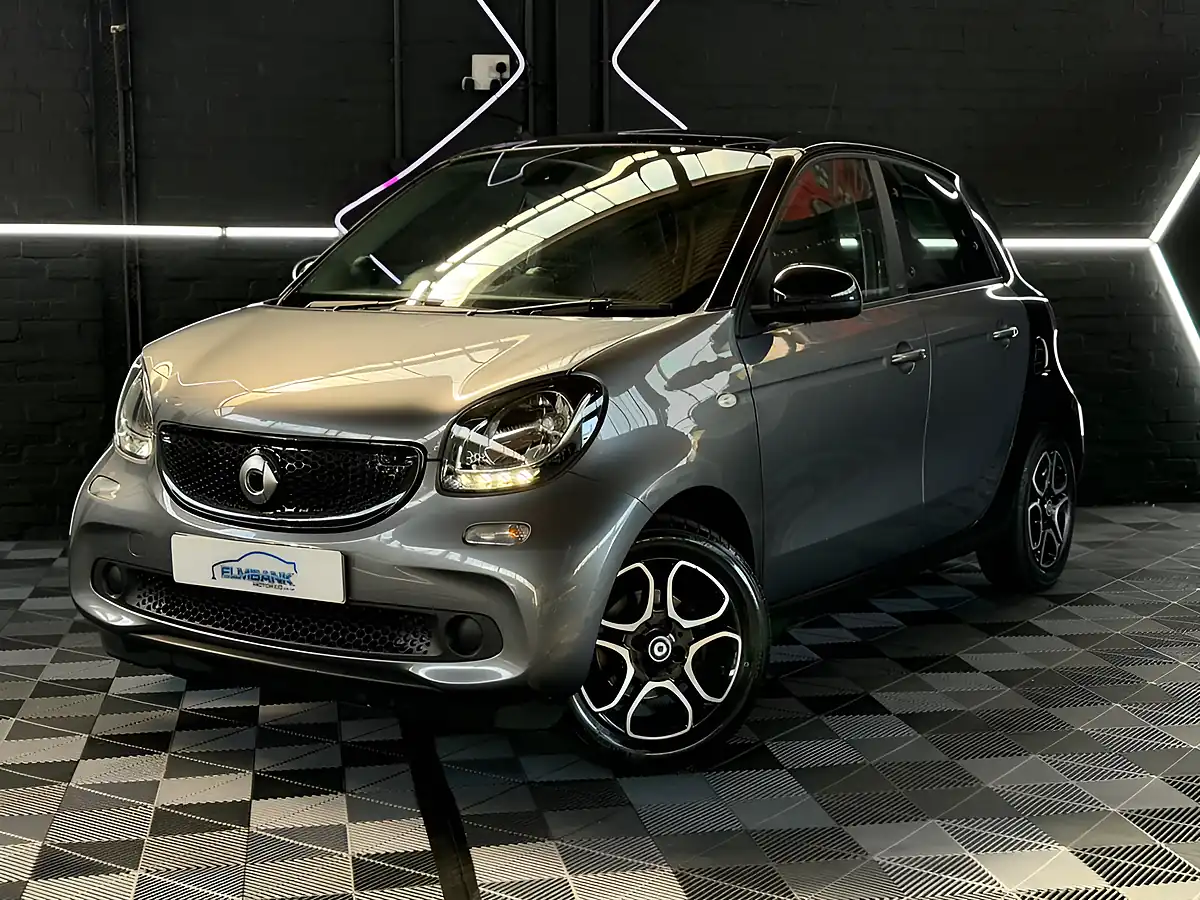 Used 2017 Smart Forfour Prime Graphite Grey - Interior and Exterior details 5