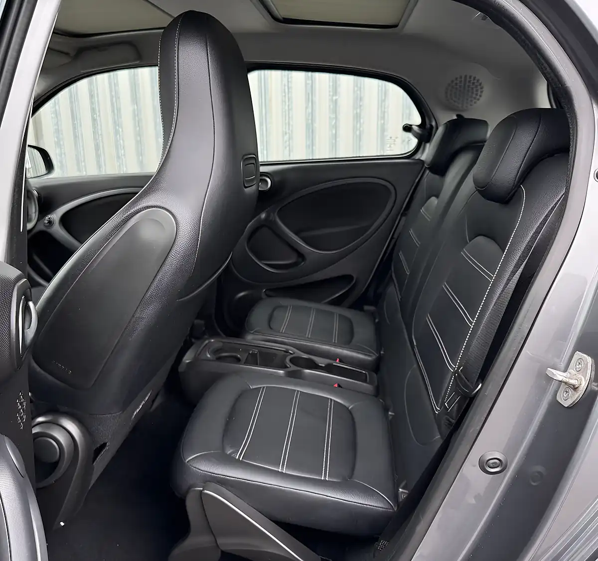 Used 2017 Smart Forfour Prime Premium Grey - Interior and Exterior details 11
