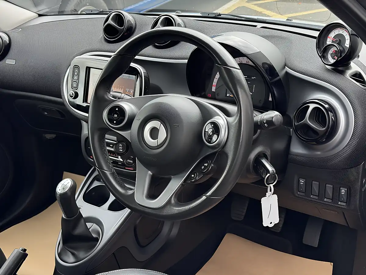 Used 2017 Smart Forfour Prime Premium Grey - Interior and Exterior details 14