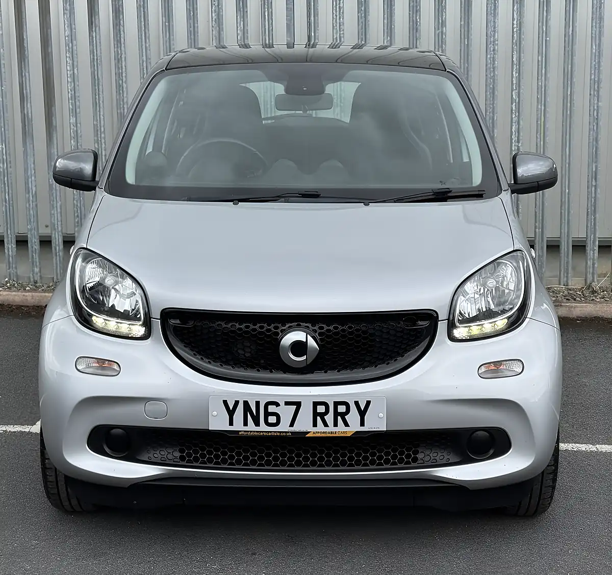Used 2017 Smart Forfour Prime Premium Grey - Interior and Exterior details 3
