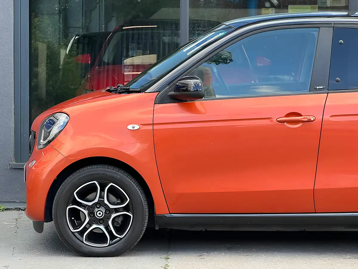 Used 2017 Smart Forfour Prime (premium) Orange - Interior and Exterior details 14