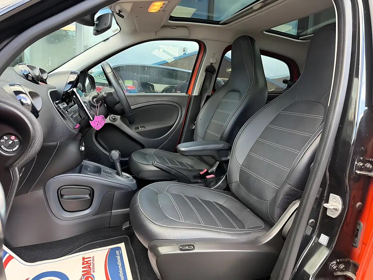 Used 2017 Smart Forfour Prime (premium) Orange - Interior and Exterior details 4