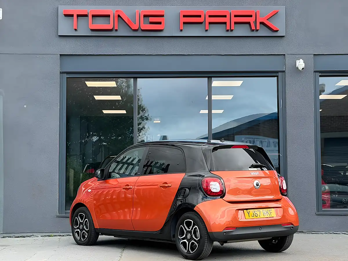 Used 2017 Smart Forfour Prime (premium) Orange - Interior and Exterior details 5
