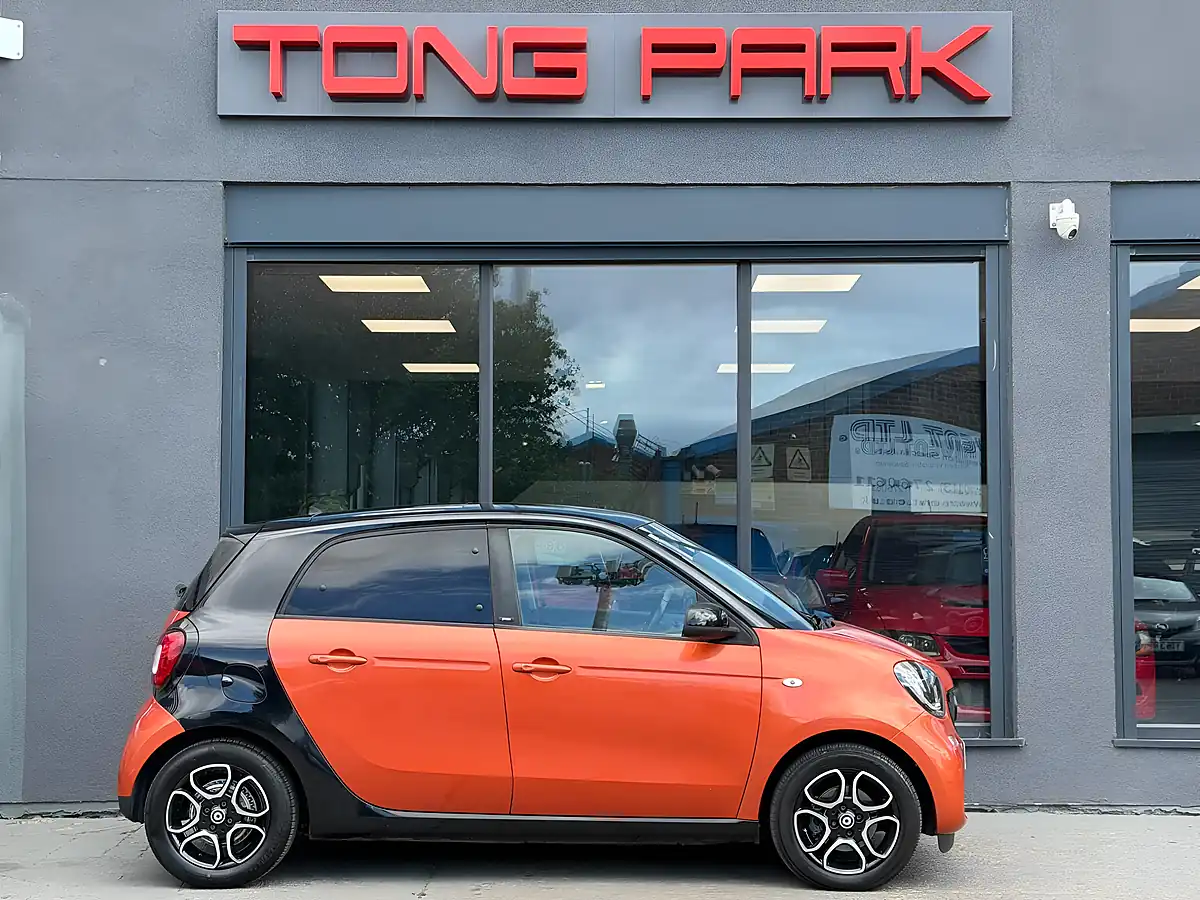 Used 2017 Smart Forfour Prime (premium) Orange - Interior and Exterior details 7