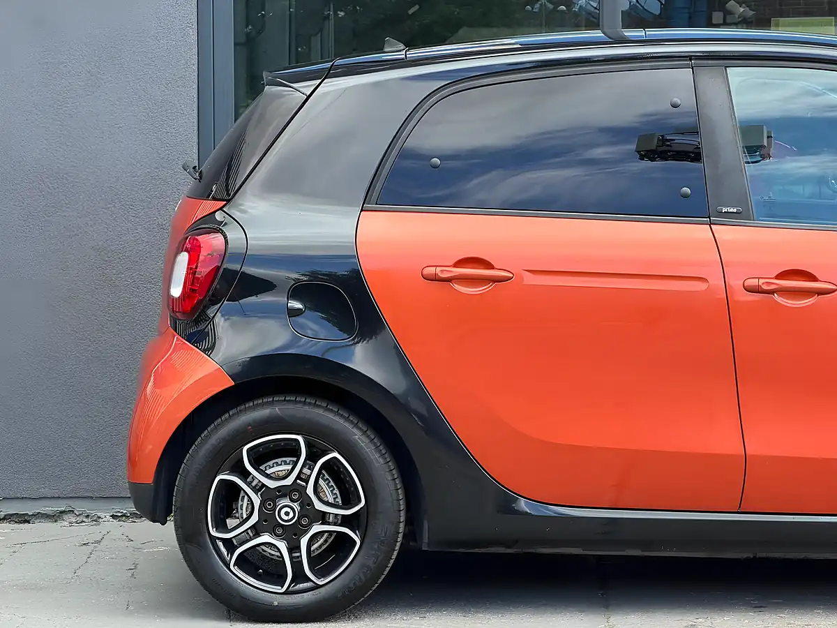 Used 2017 Smart Forfour Prime (premium) Orange - Interior and Exterior details 8