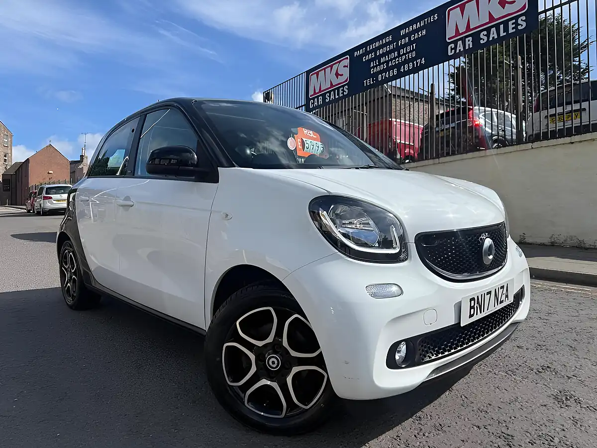 Used 2017 Smart Forfour Prime (premium Plus) White - Front View
