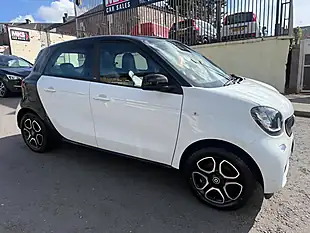 Used 2017 Smart Forfour Prime (premium Plus) White - Interior and Exterior details 11