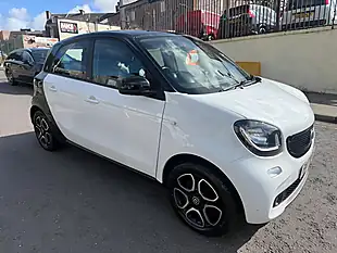 Used 2017 Smart Forfour Prime (premium Plus) White - Interior and Exterior details 12