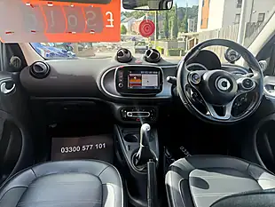 Used 2017 Smart Forfour Prime (premium Plus) White - Interior and Exterior details 16