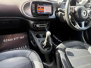 Used 2017 Smart Forfour Prime (premium Plus) White - Interior and Exterior details 17