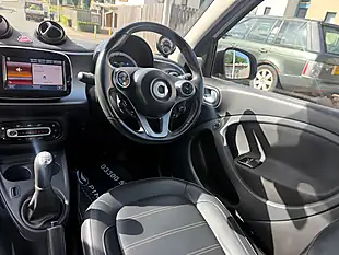 Used 2017 Smart Forfour Prime (premium Plus) White - Interior and Exterior details 18