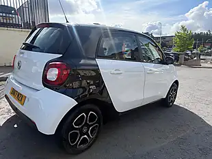 Used 2017 Smart Forfour Prime (premium Plus) White - Interior and Exterior details 6