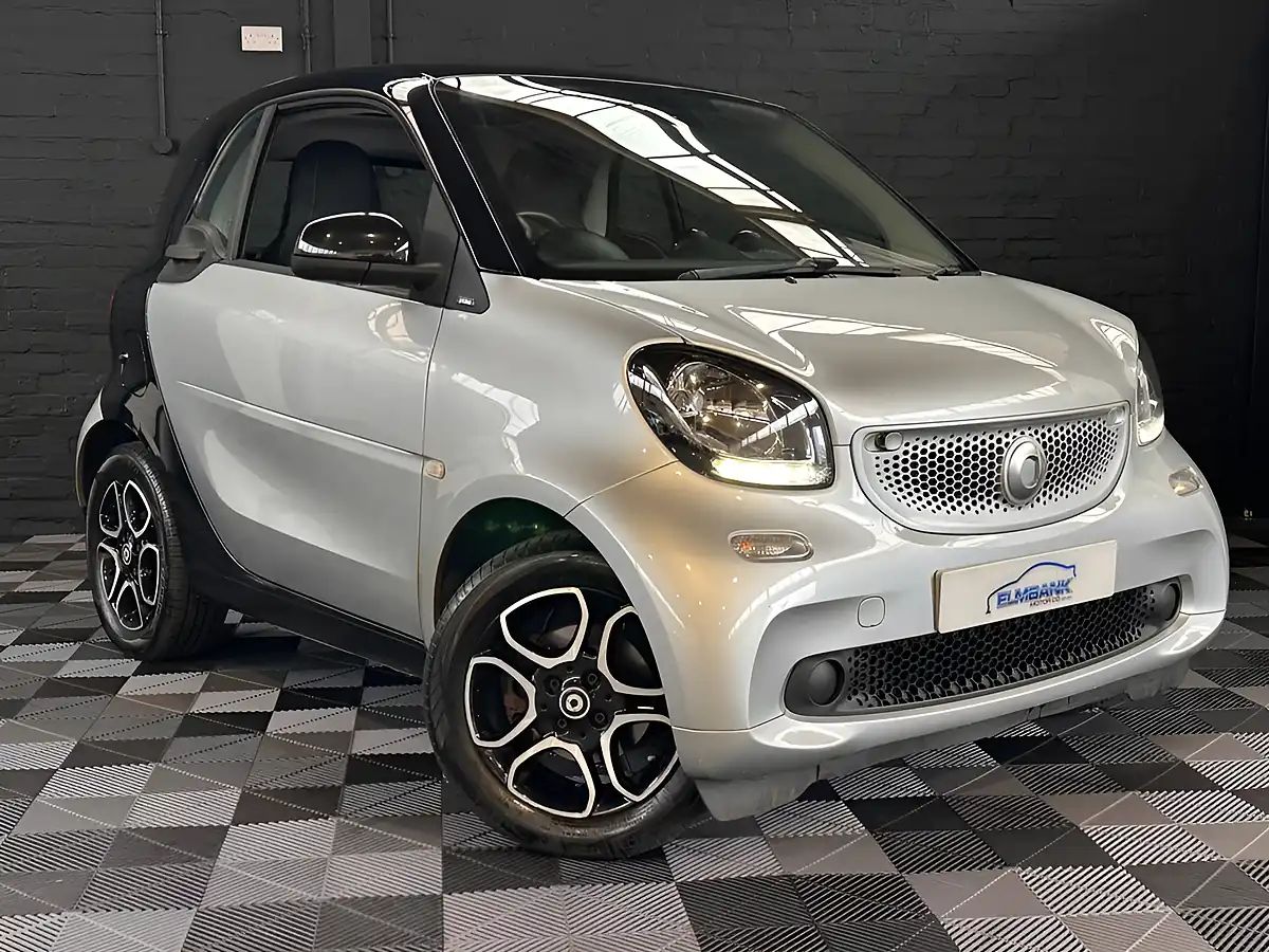 Used 2017 Smart Fortwo Prime Premium Cool Silver - Interior and Exterior details 11