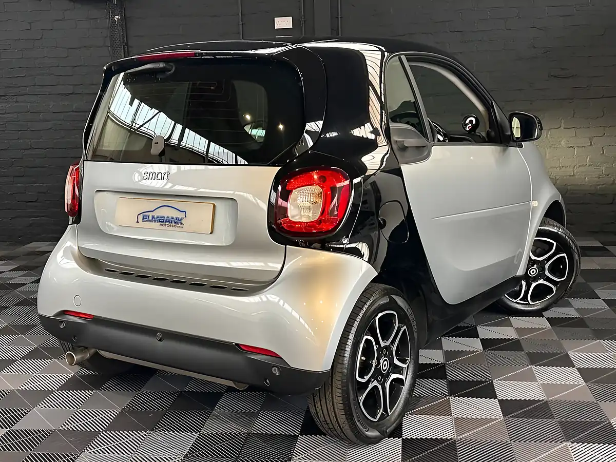Used 2017 Smart Fortwo Prime Premium Cool Silver - Interior and Exterior details 12